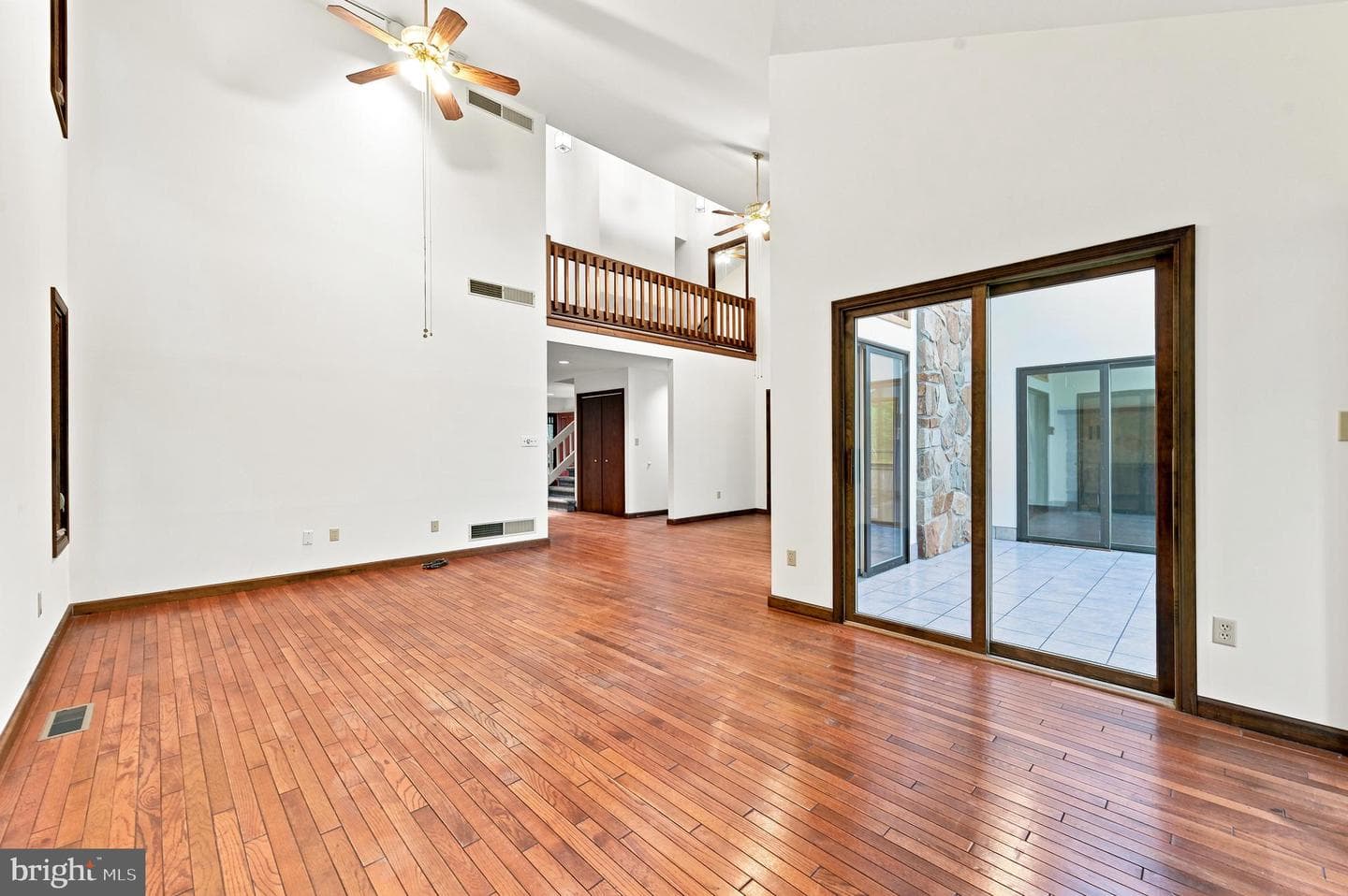 1672 Suzanne Drive photo 7
