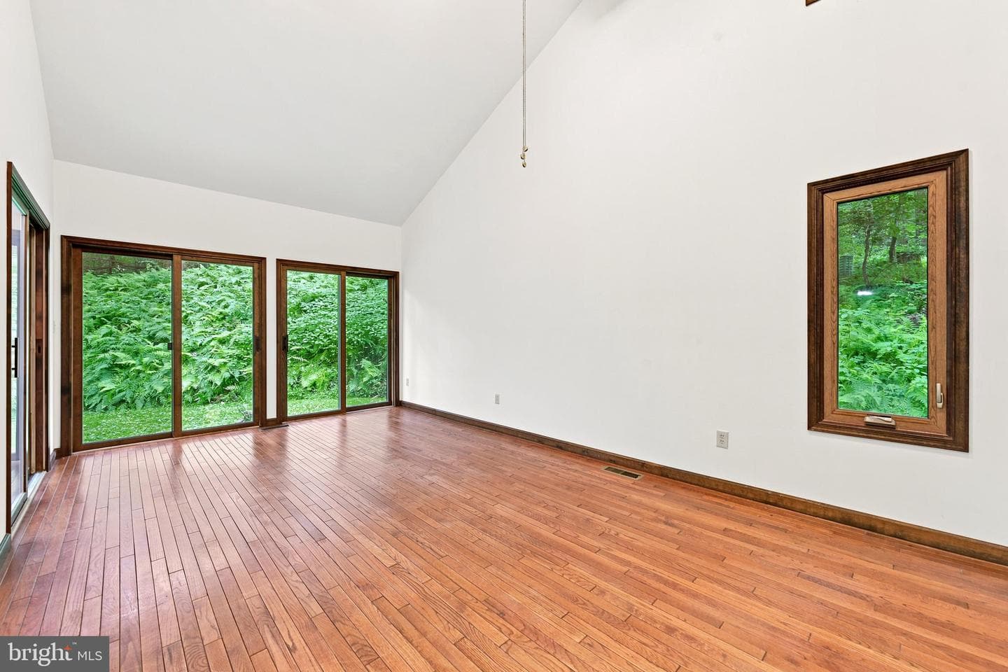 1672 Suzanne Drive photo 8