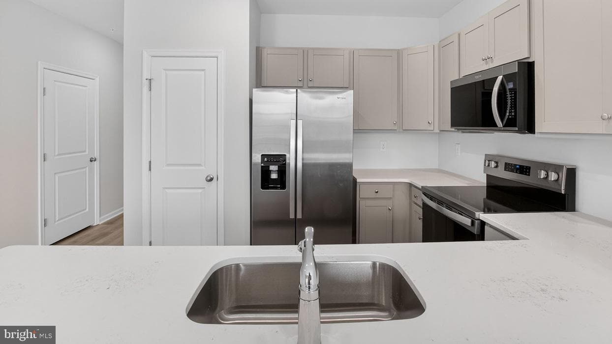 232 Derby Drive photo 8