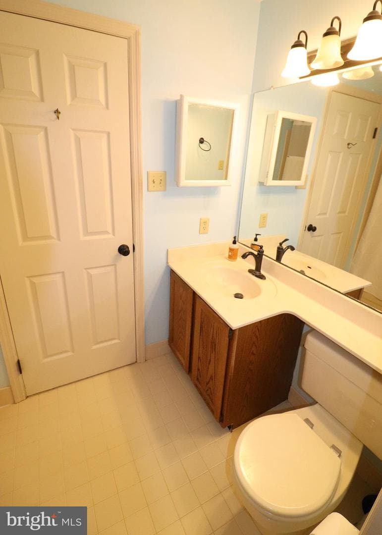 209 Fairfield Court #209 photo 14