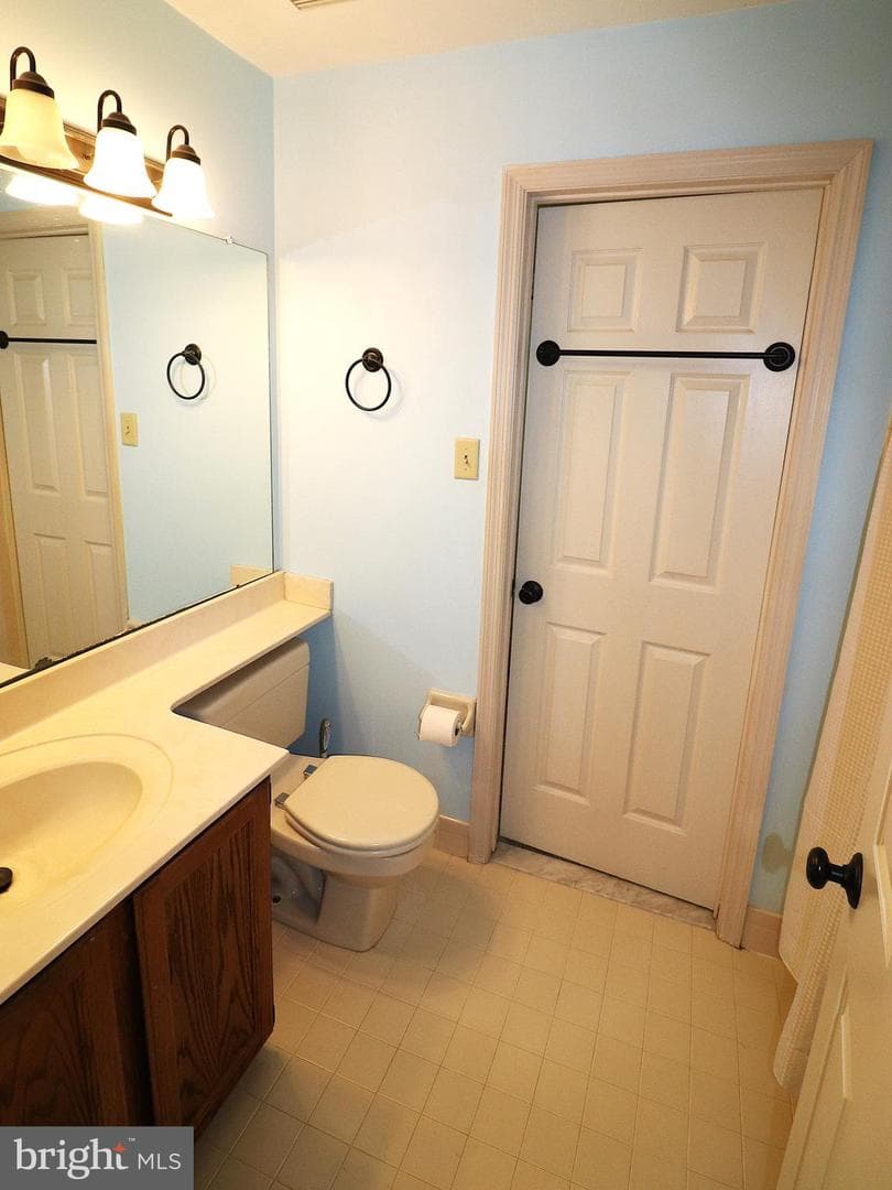 209 Fairfield Court #209 photo 16