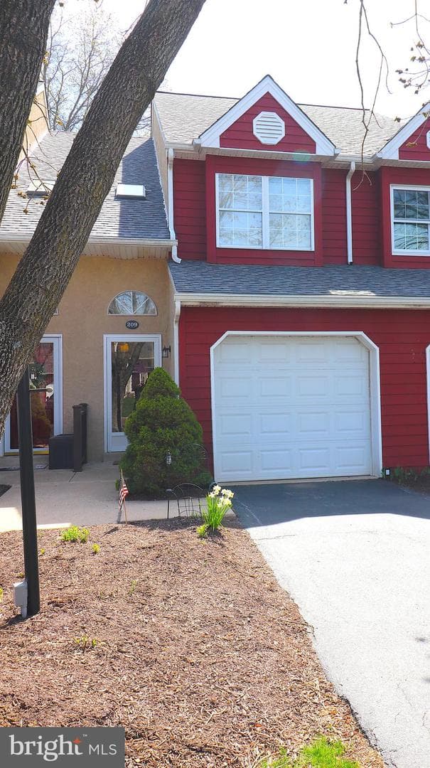 209 Fairfield Court #209 photo 2