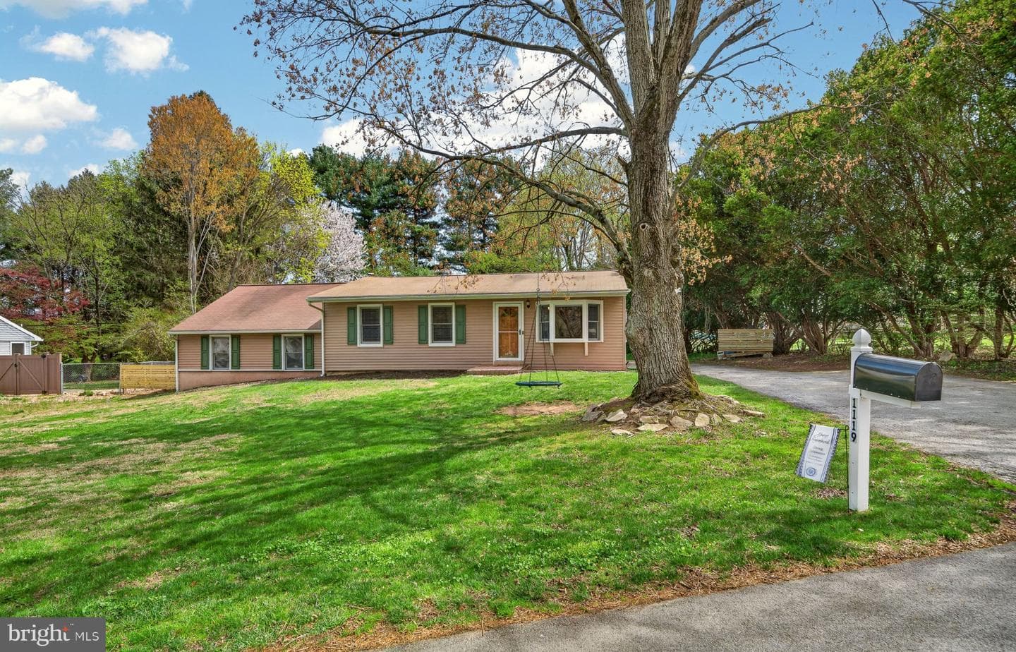 1119 Carolina photo 1