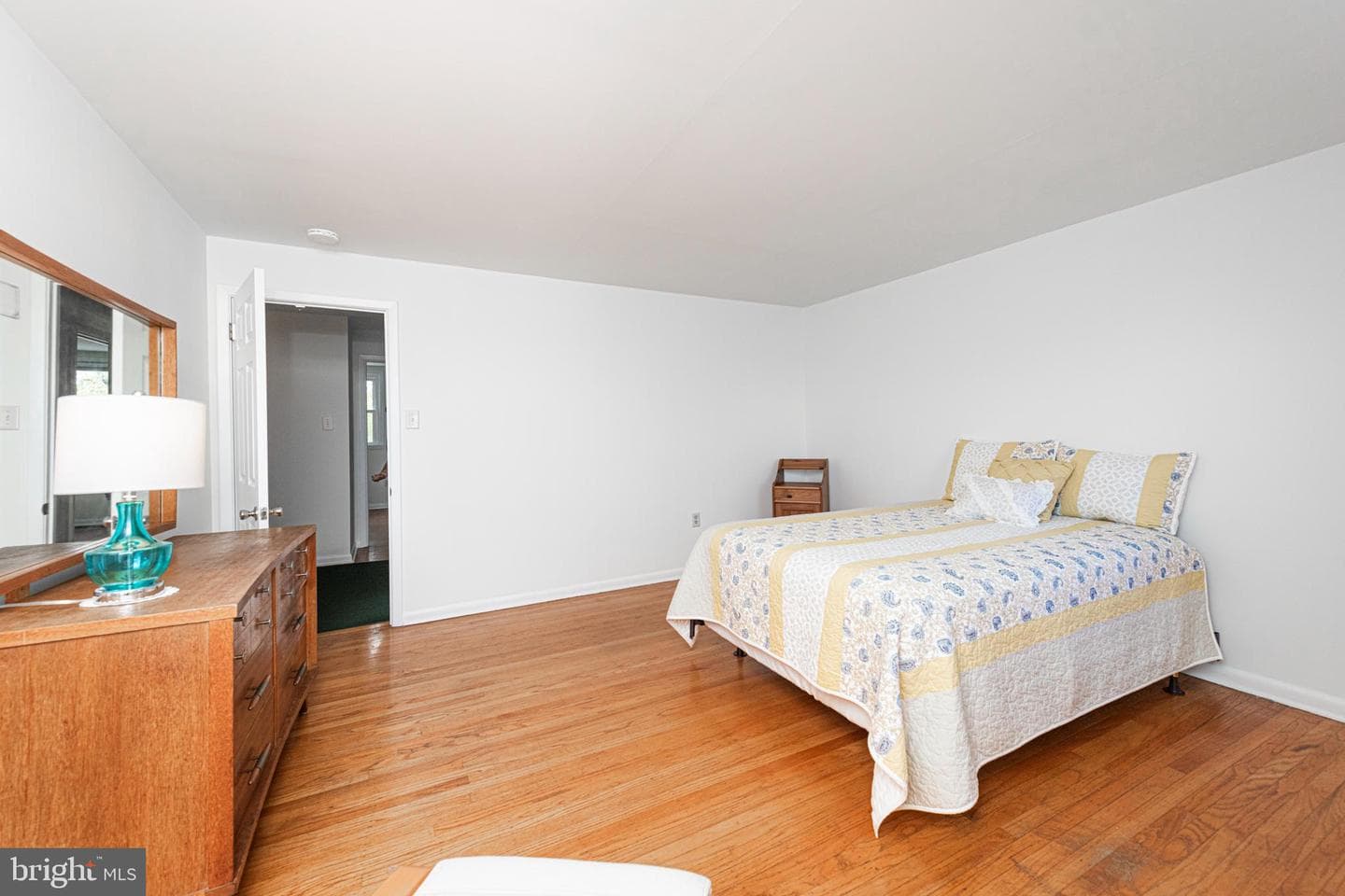 889 Oxford Avenue photo 17