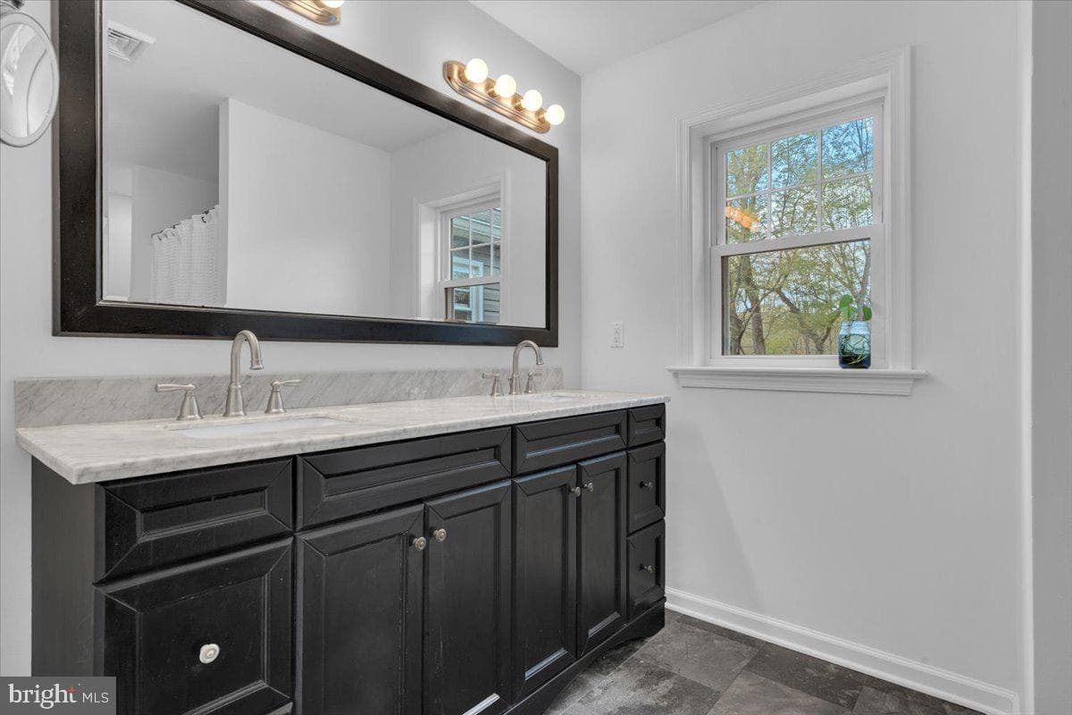 1424 Oakwood Road photo 15