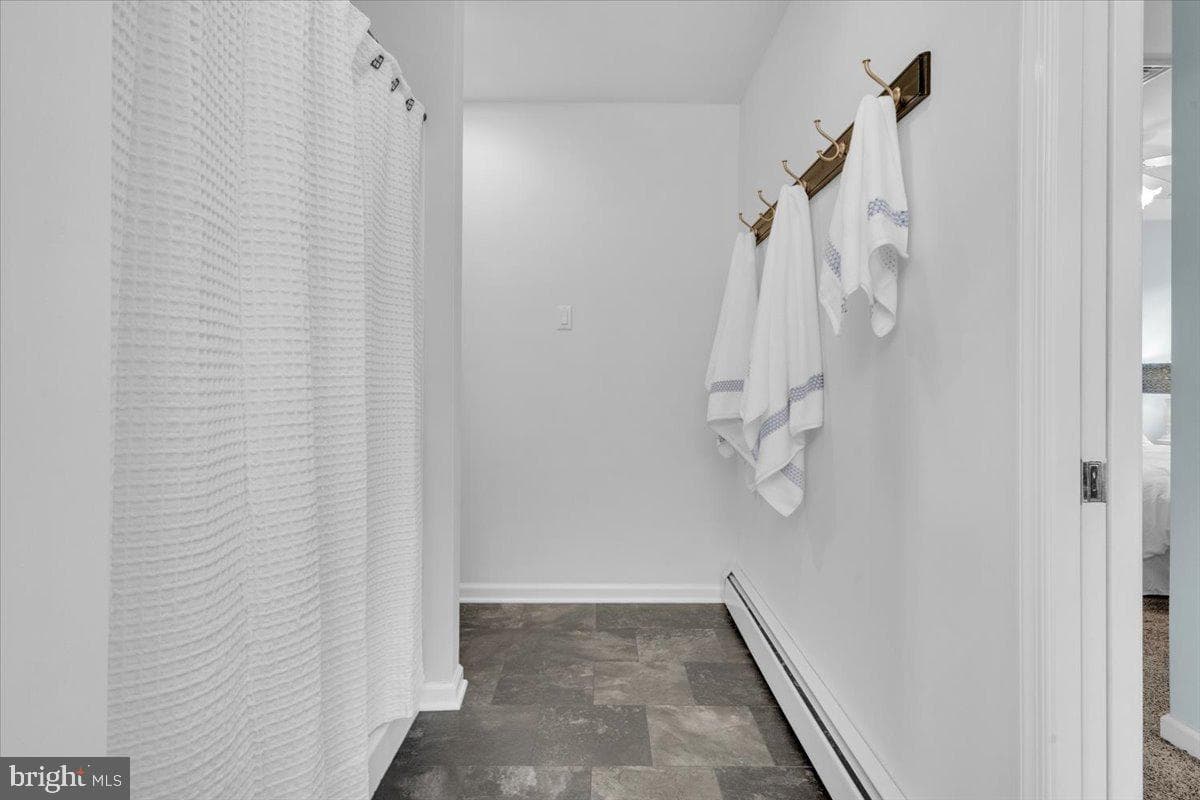 1424 Oakwood Road photo 16
