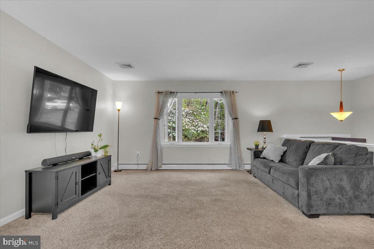 1424 Oakwood Road photo 5