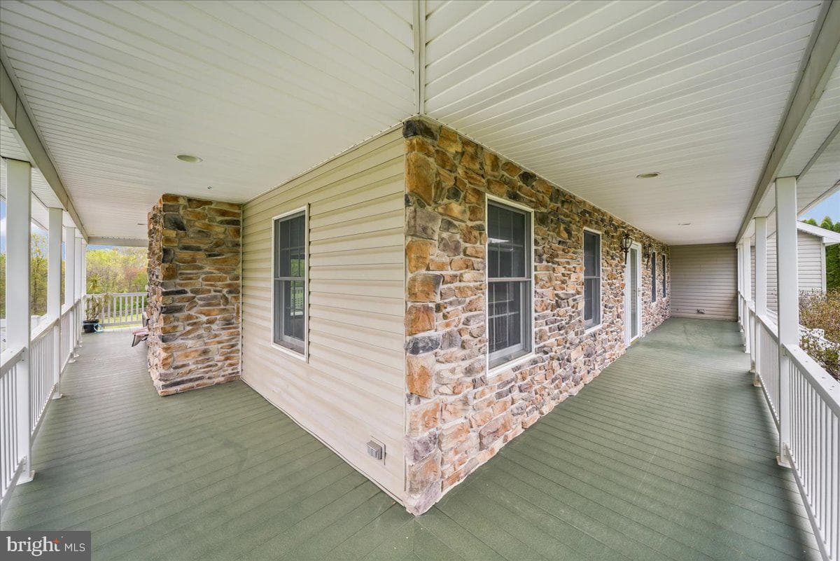 684 Waterway Road photo 35