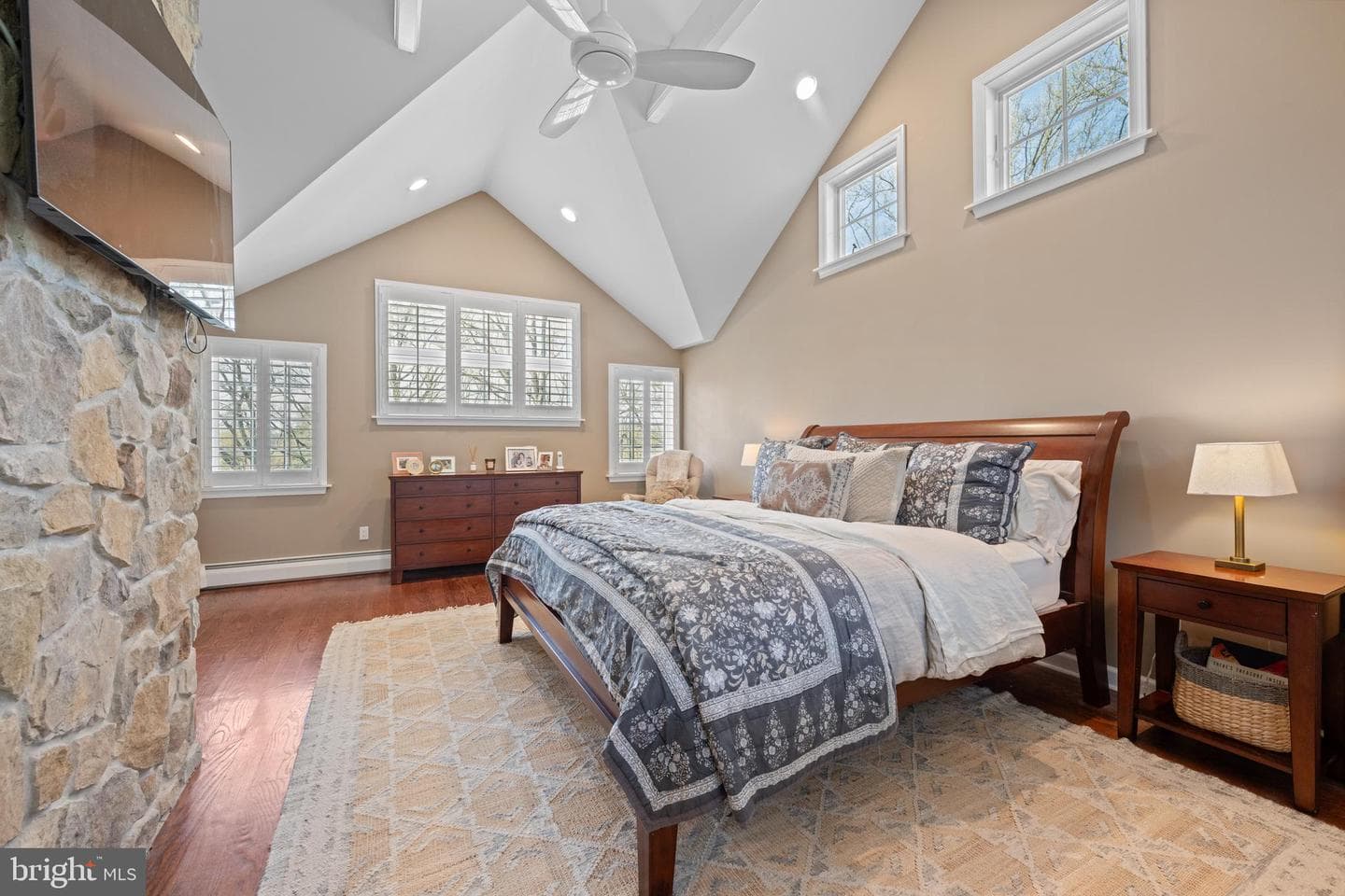 11 Foxchase Road photo 36
