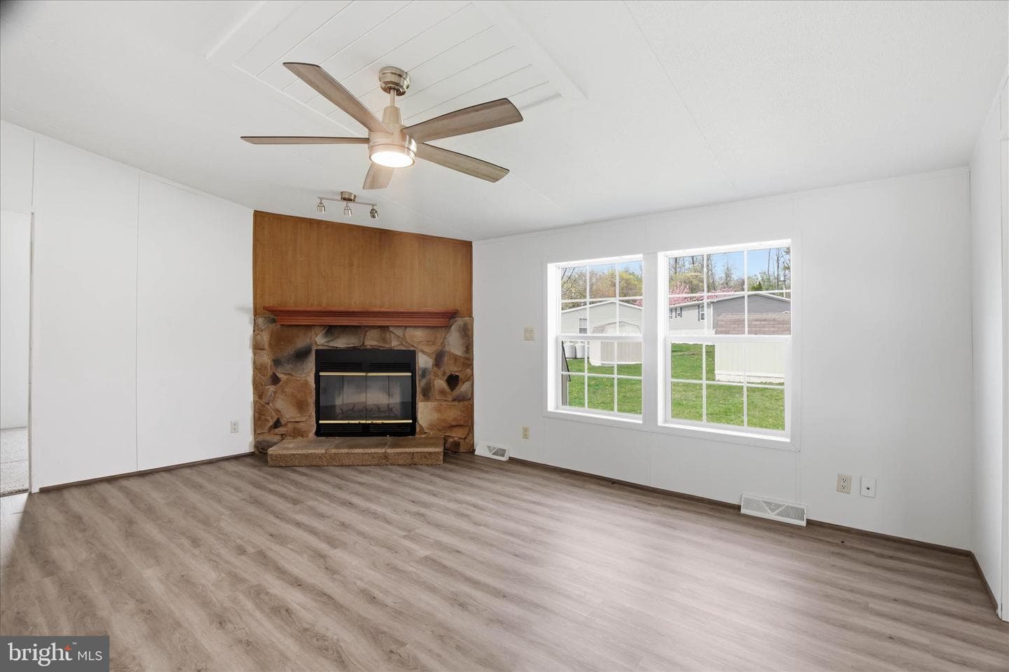 216 Michael Road photo 8