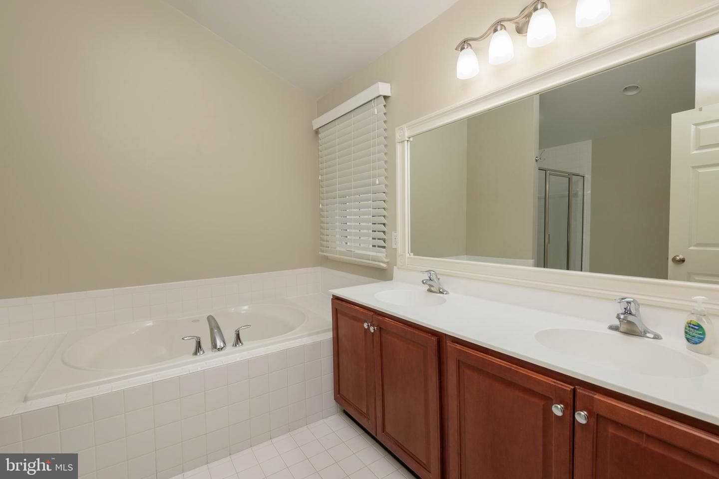 228 Cherry Ln photo 18