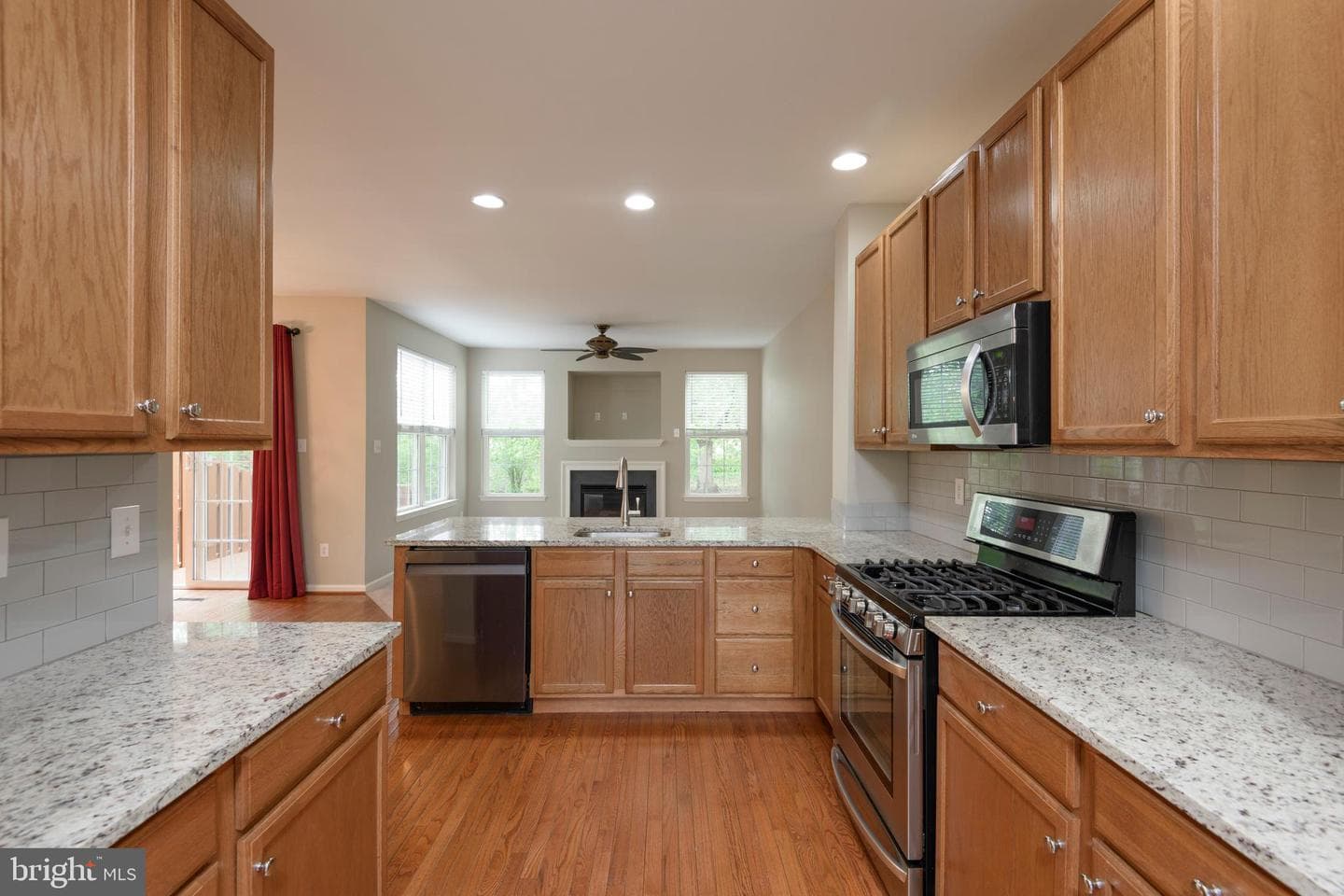 228 Cherry Ln photo 3