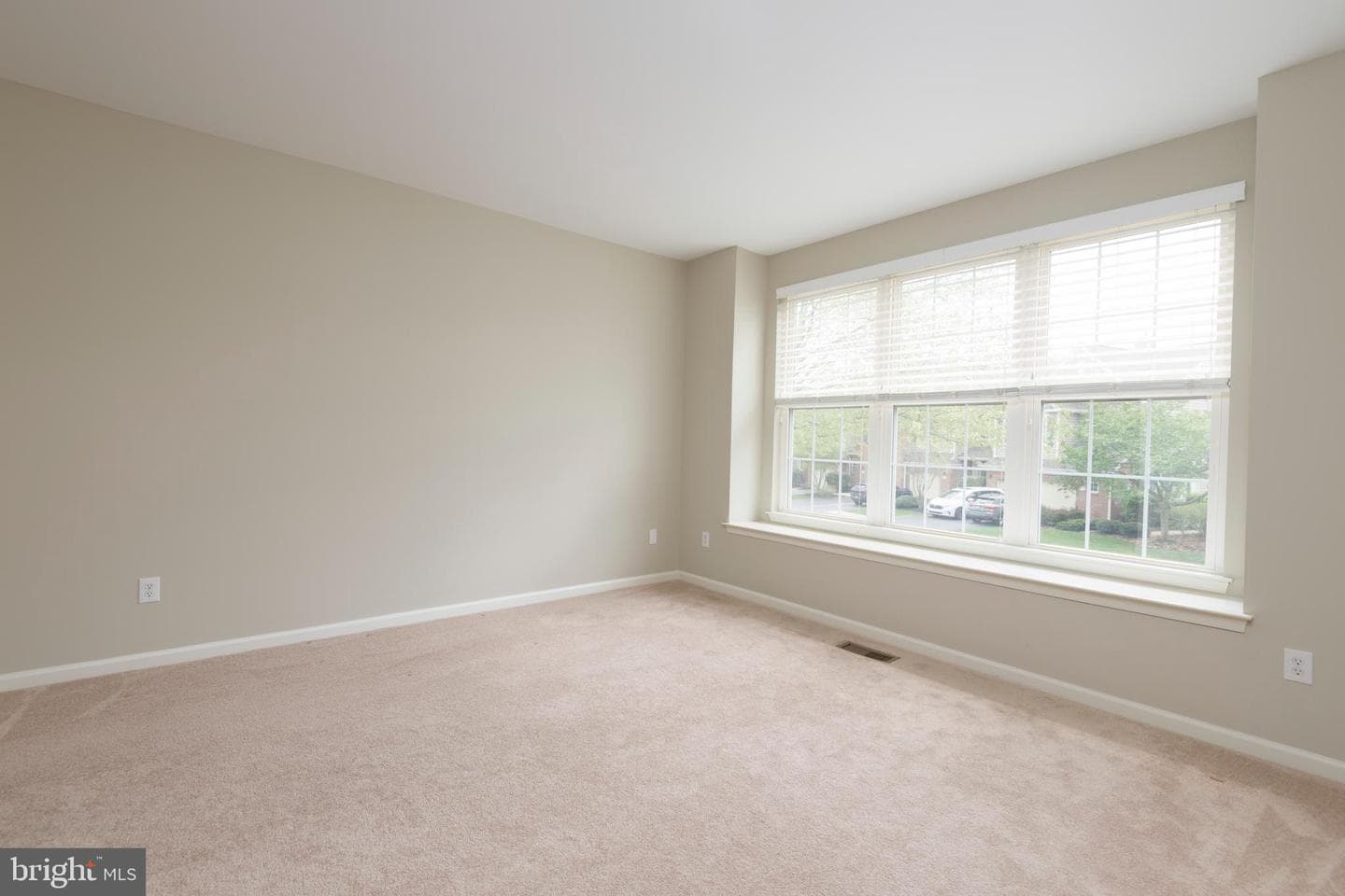 228 Cherry Ln photo 9
