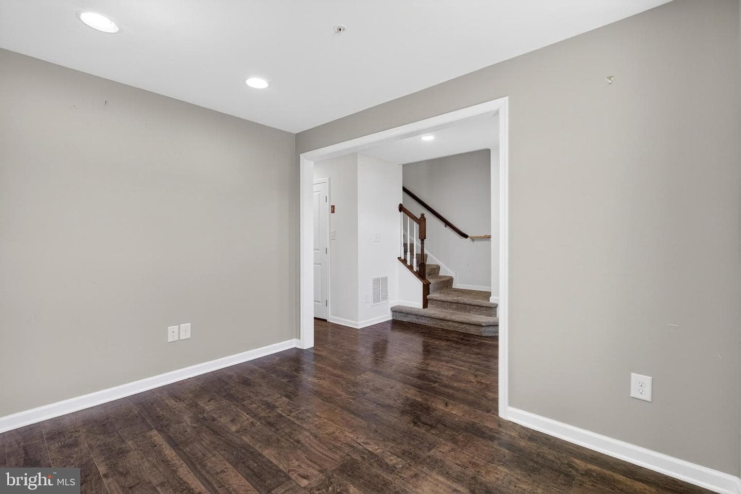 114 N Harner Boulevard photo 20