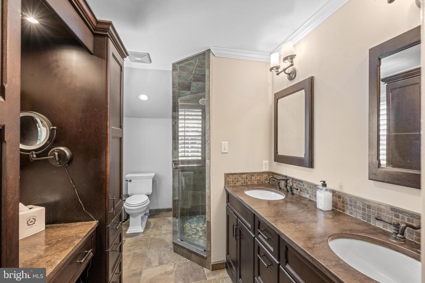 1064 Beaumont Road photo 22