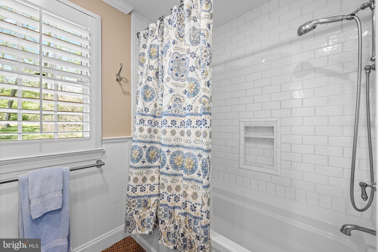 1064 Beaumont Road photo 30