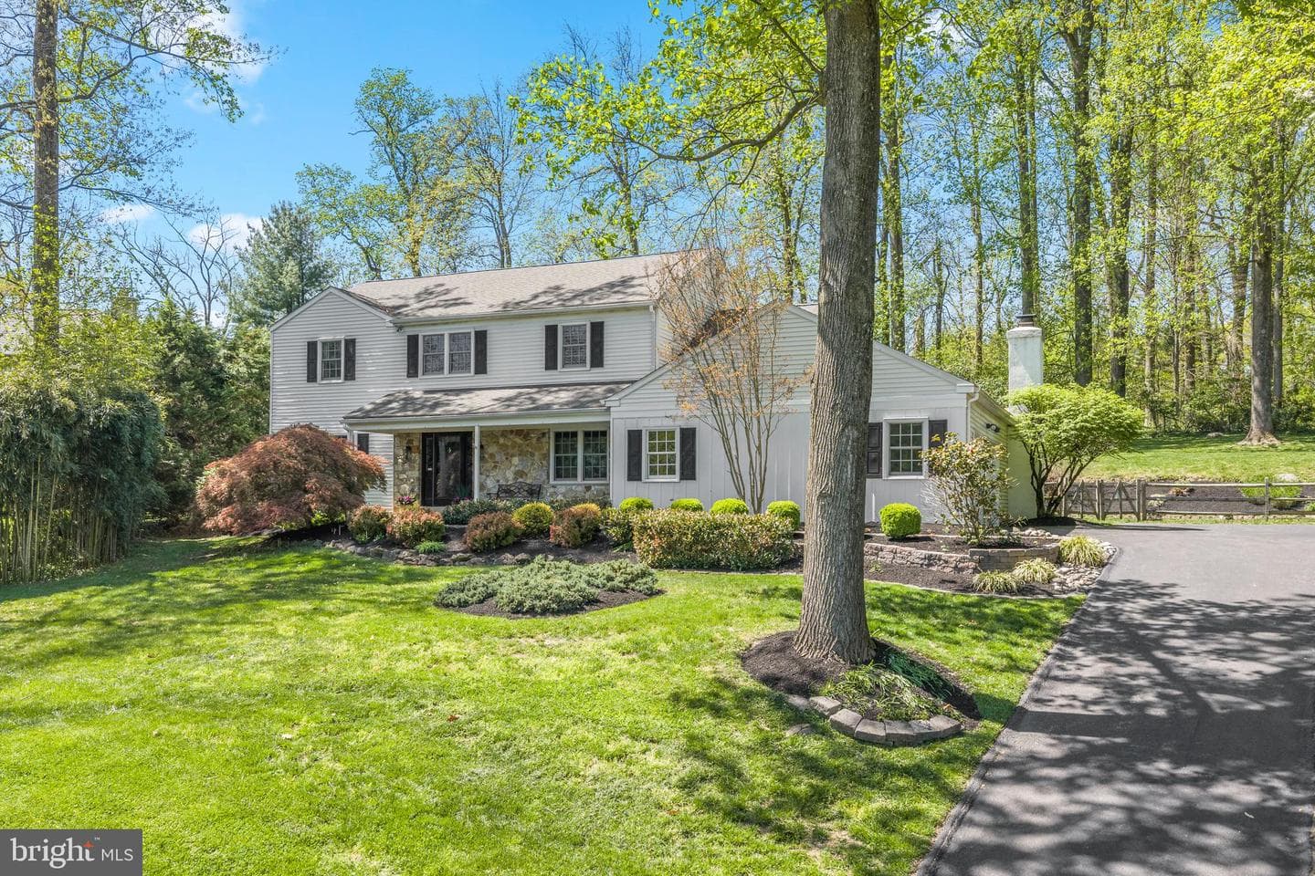 1064 Beaumont Road photo 40