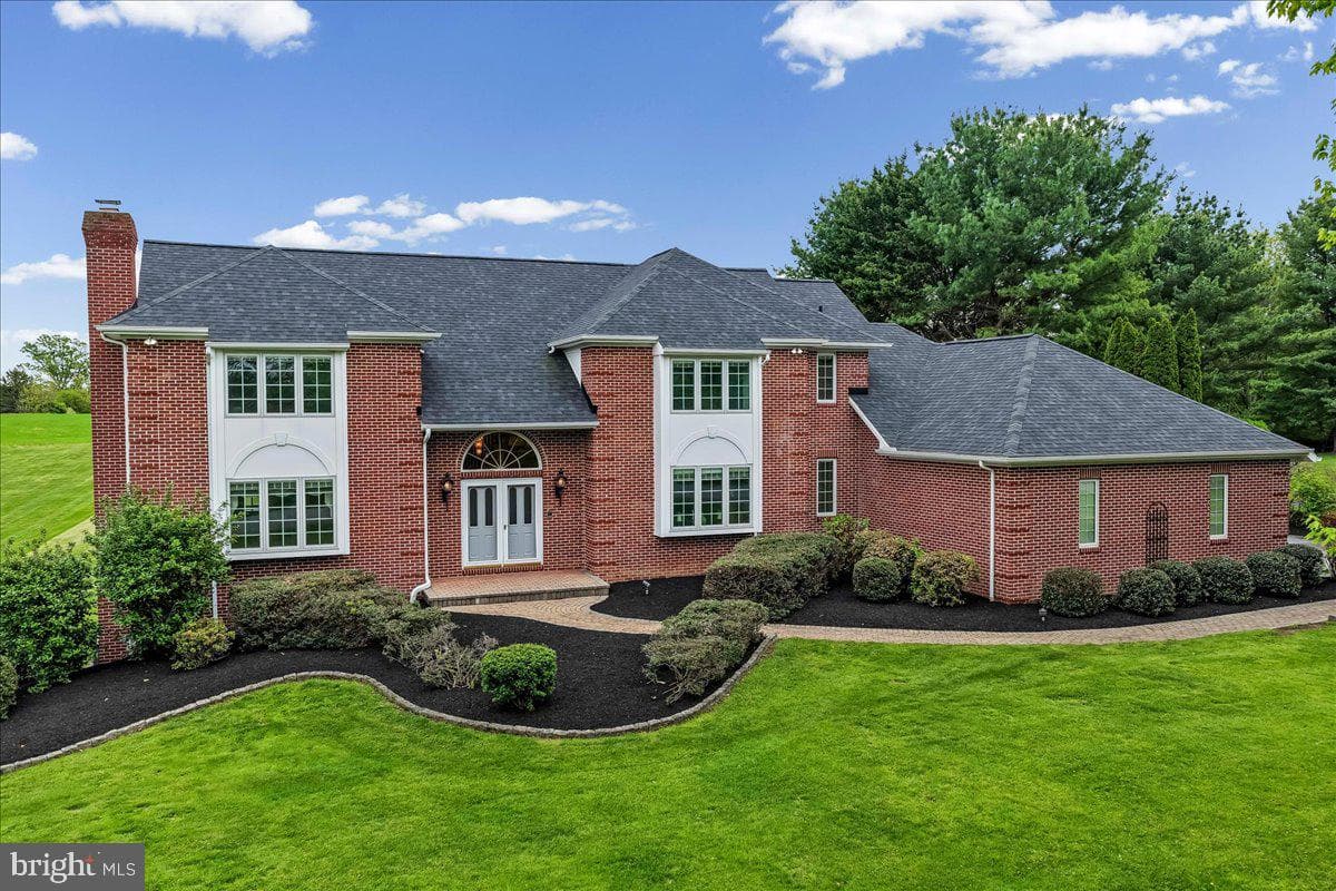 296 Hickory Drive photo 2