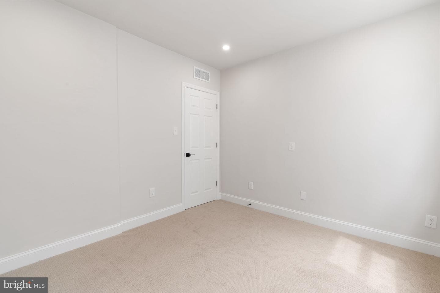 107 Bradford Avenue photo 40