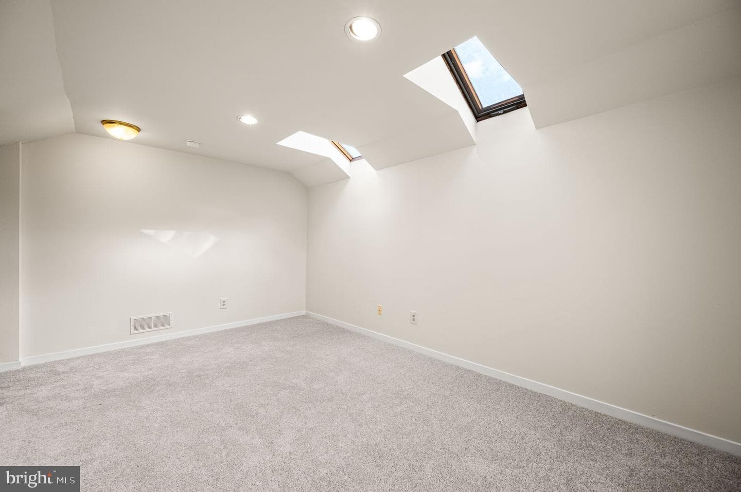 1309 Halifax Court photo 28