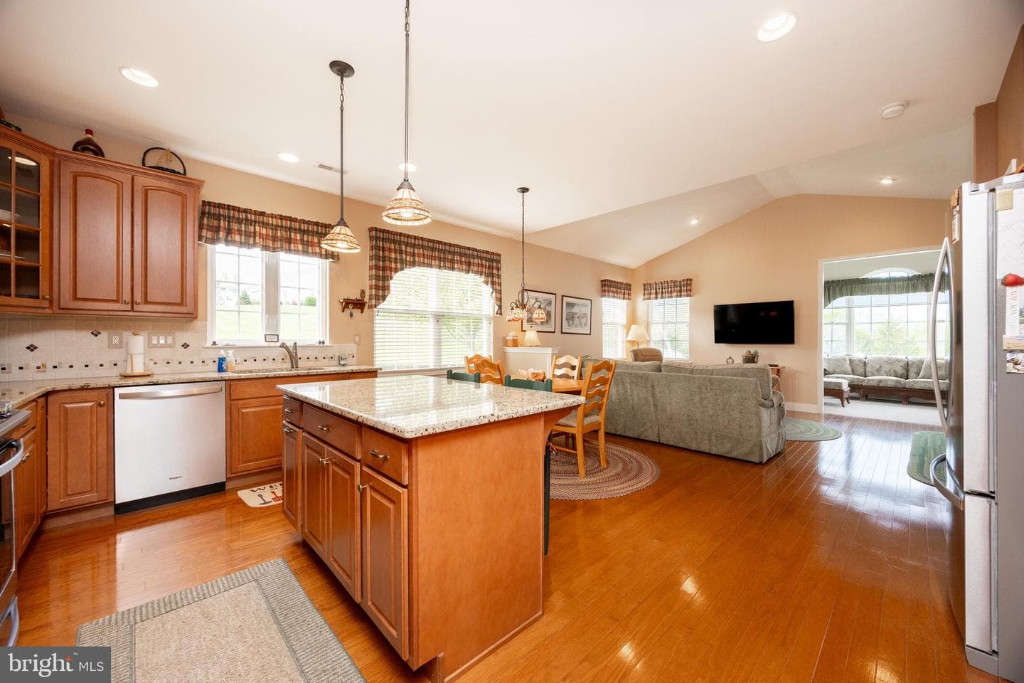 100 Gaston Lane photo 5