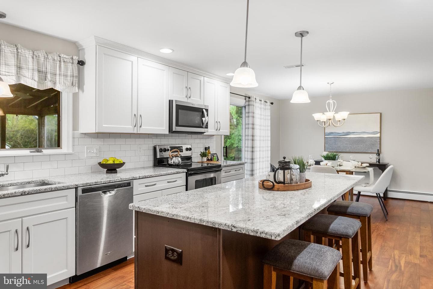 33 Stirling Way photo 9