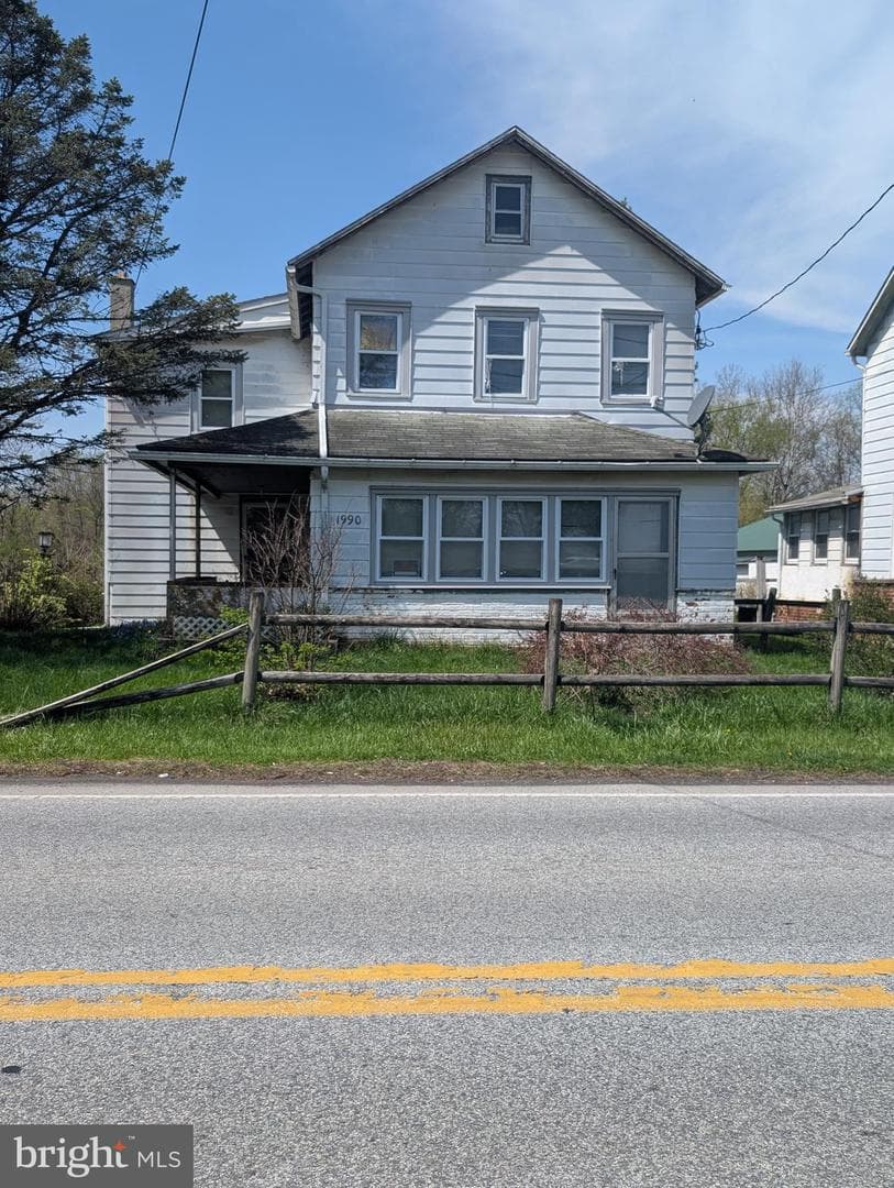 1990 Valley Road photo 1