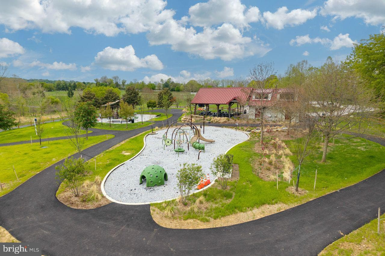 32 Cabot Court photo 41