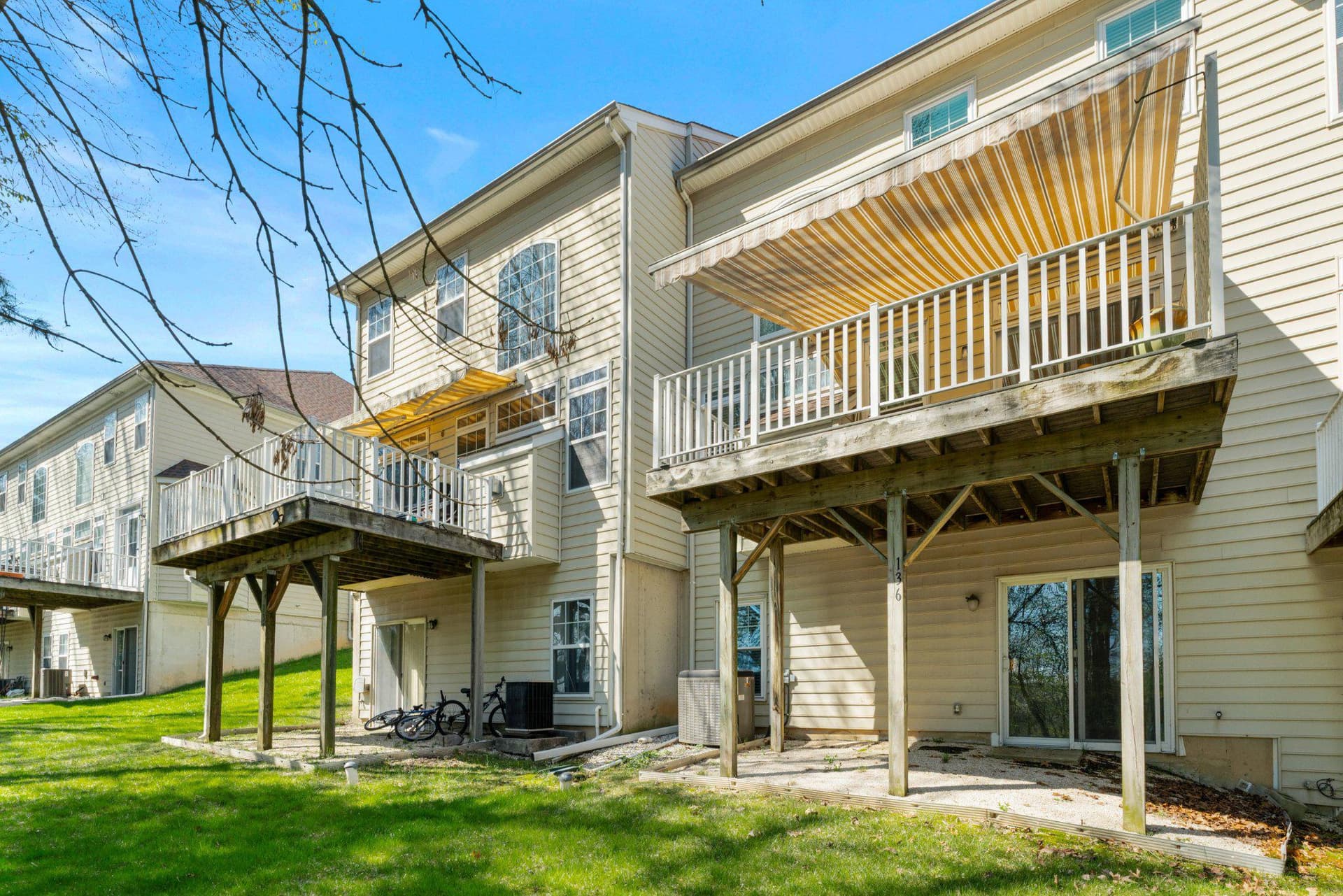 136 Sunnyhill Drive photo 32