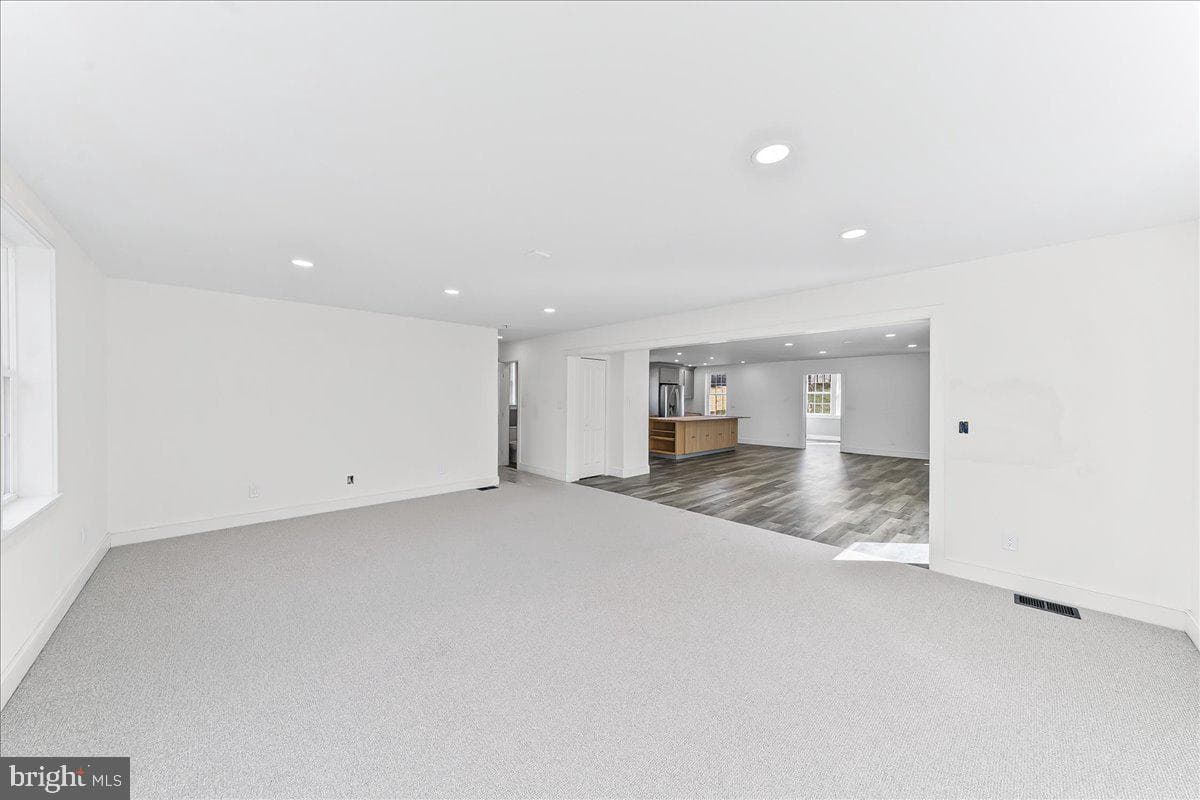 244 W Summit Avenue photo 18
