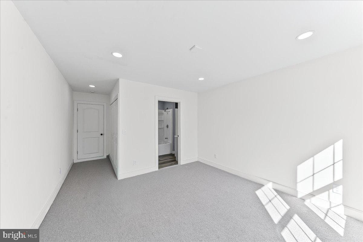 244 W Summit Avenue photo 28