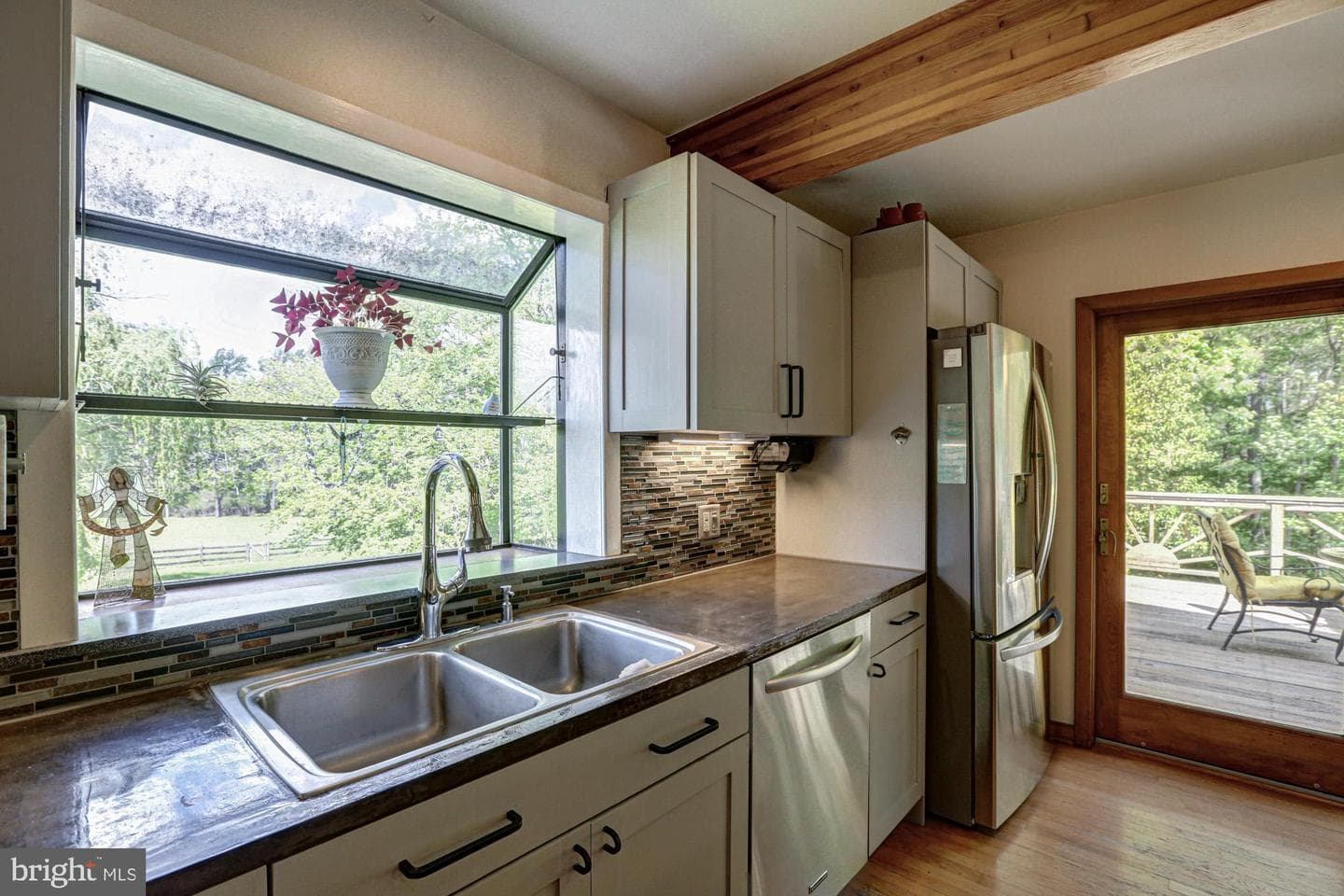 199 Sunnyside Road photo 14