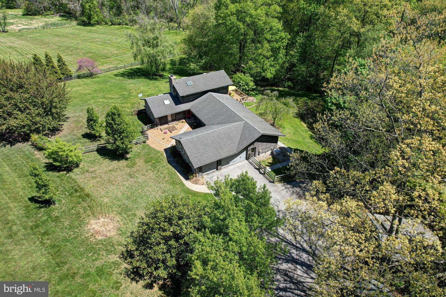199 Sunnyside Road photo 4