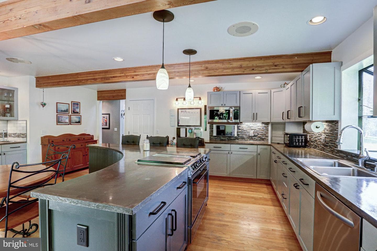 199 Sunnyside Road photo 9