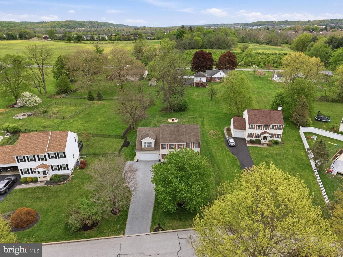 106 Stonebridge Lane photo 46
