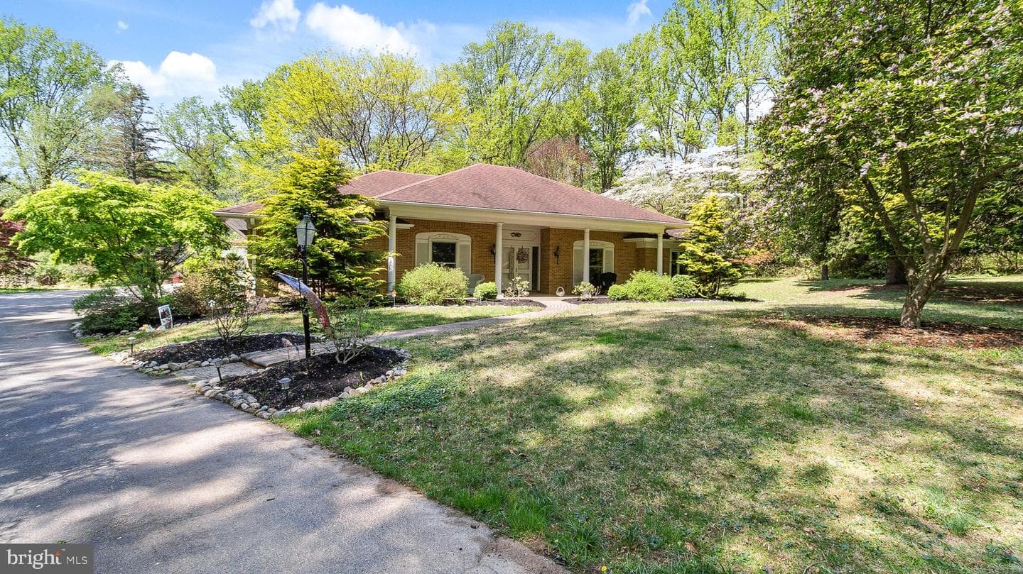 501 Webb Road photo 5
