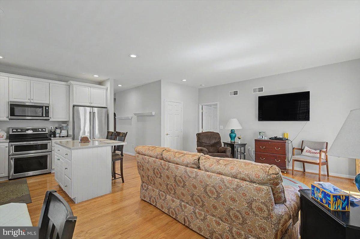 328 Carlisle Drive photo 18