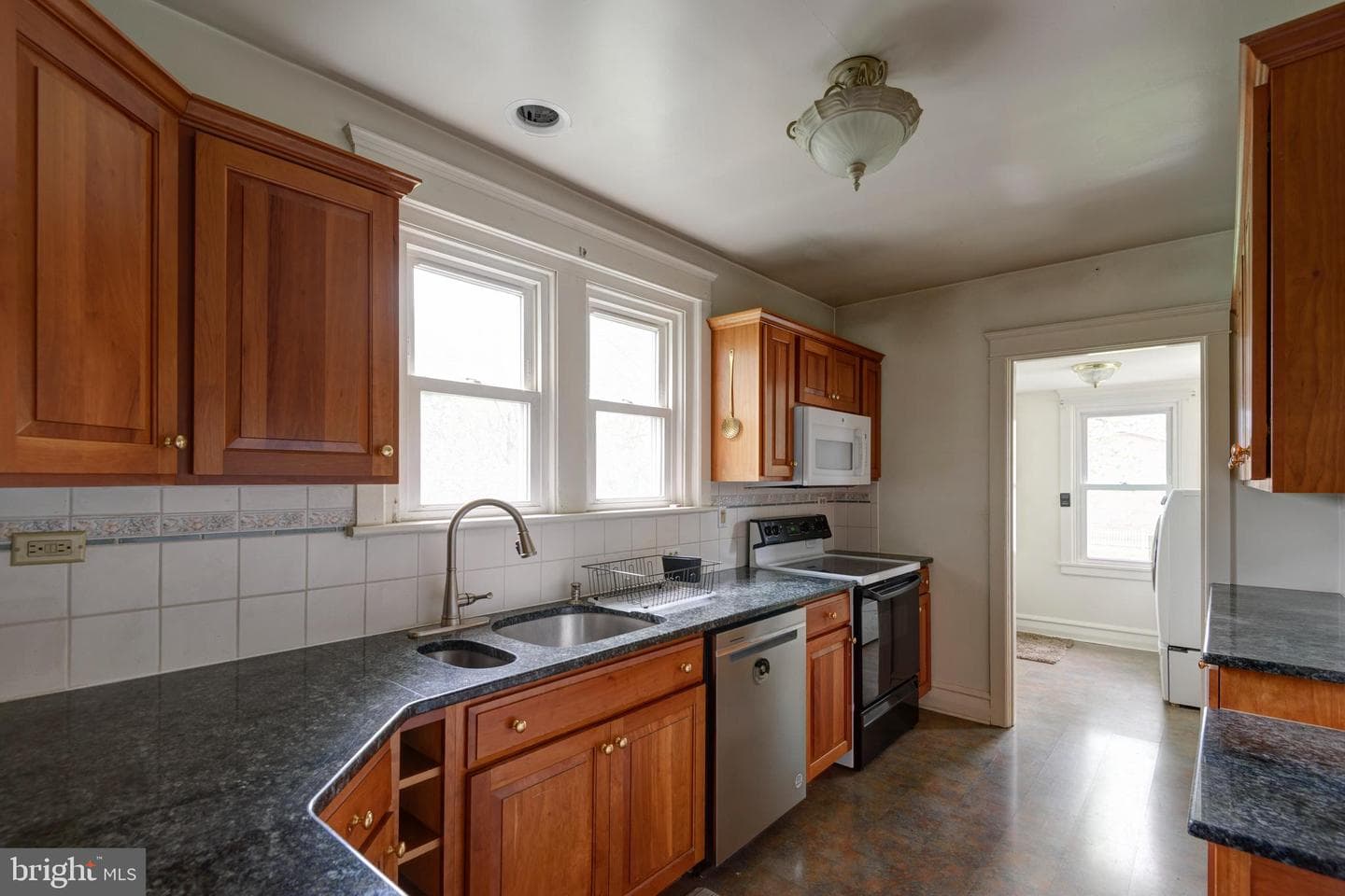 220 S 5th Street photo 8