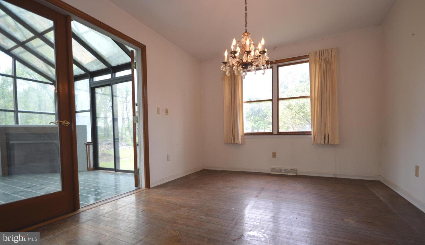749 Street Road photo 23