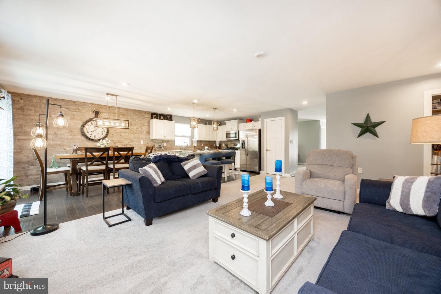 214 Folin Street photo 11