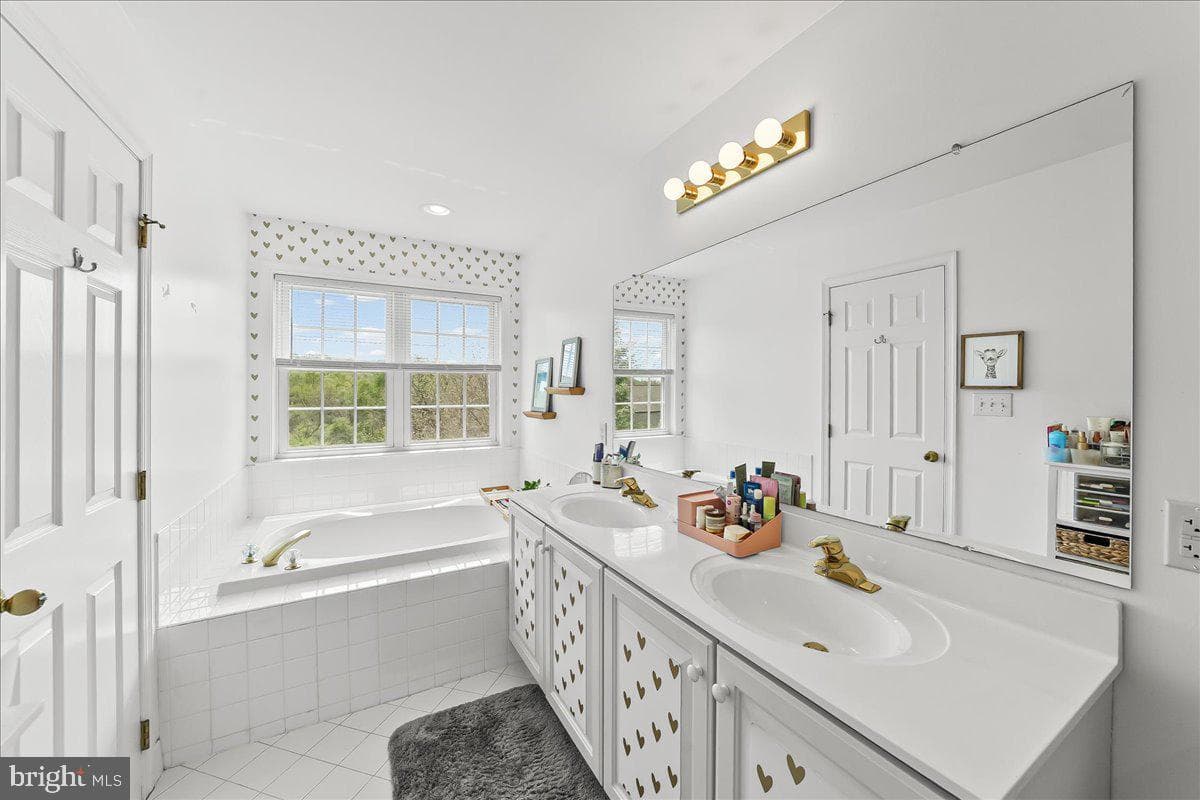 706 Whispering Brooke Dr # 706 photo 19