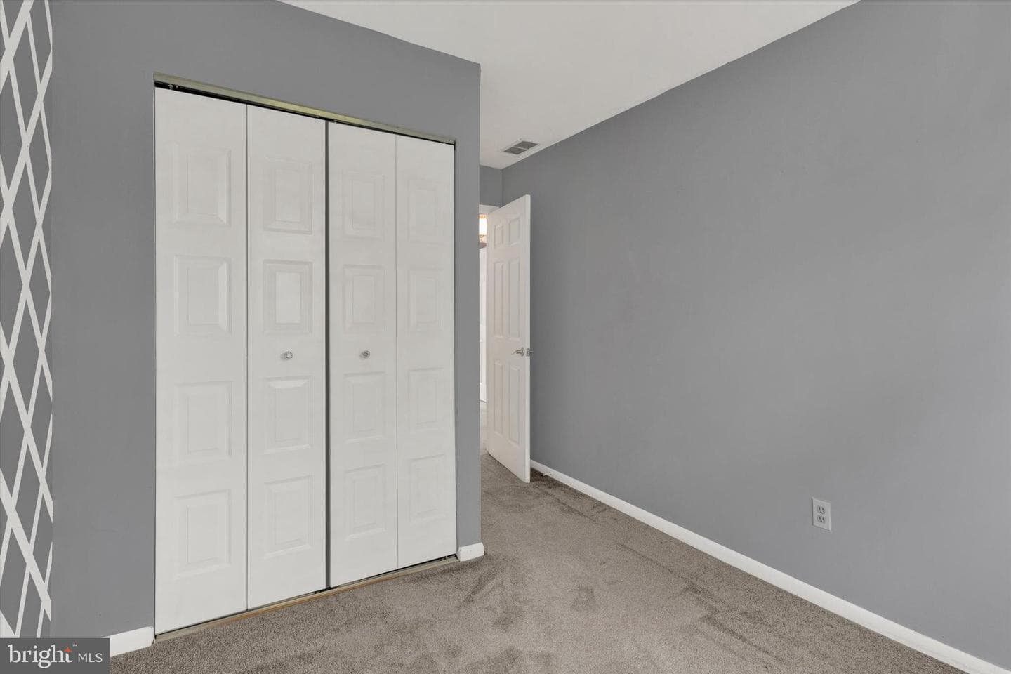 330 Carlyn Court photo 20