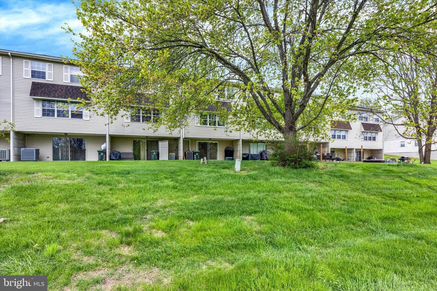 330 Carlyn Court photo 34