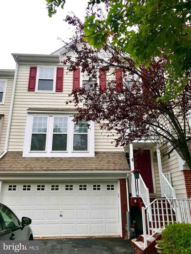 108 Stratford Ct photo 1