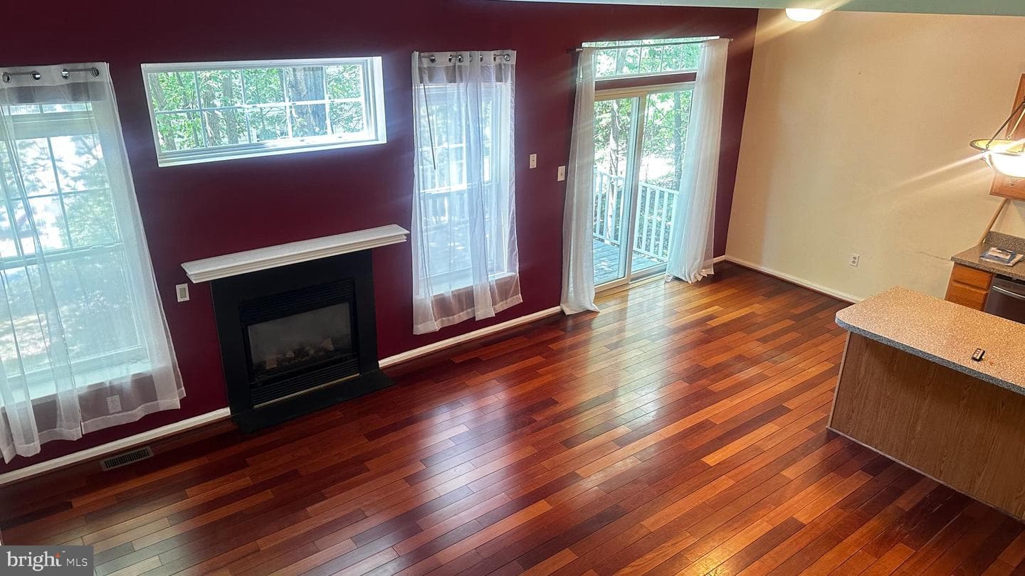 108 Stratford Ct photo 4