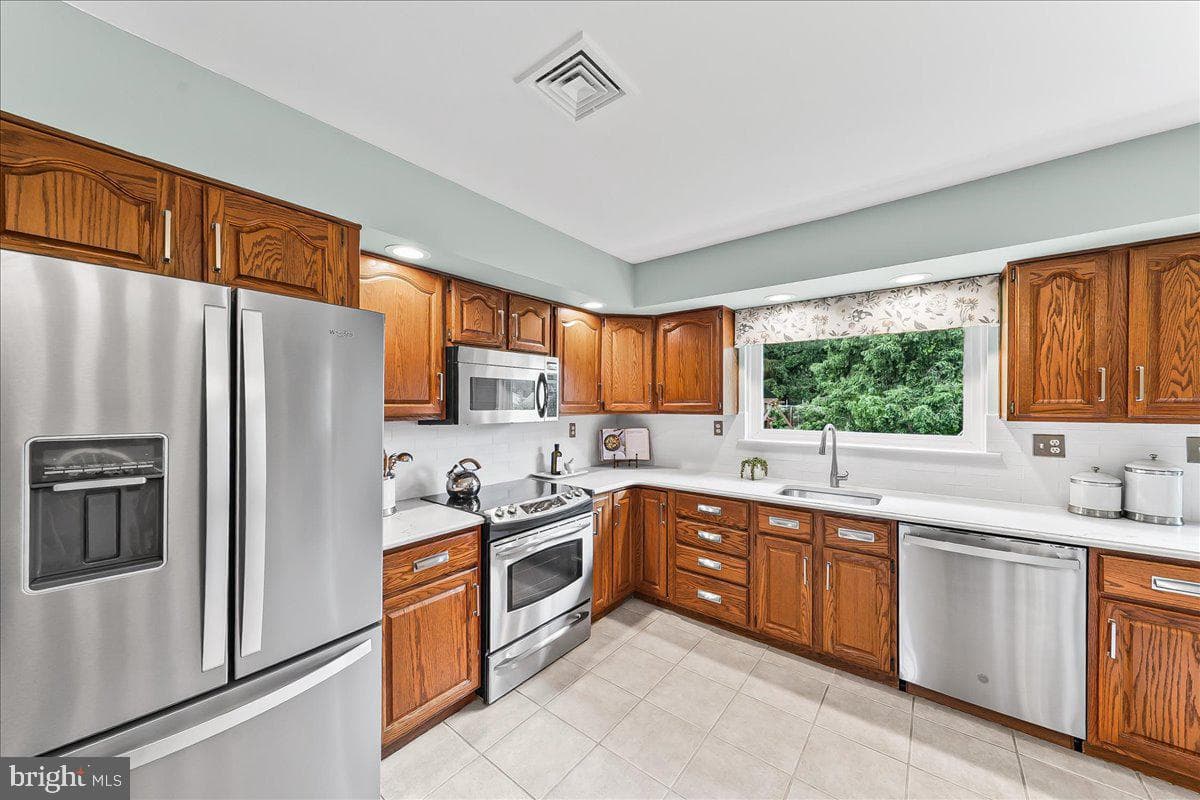 1026 Waltham Road photo 18