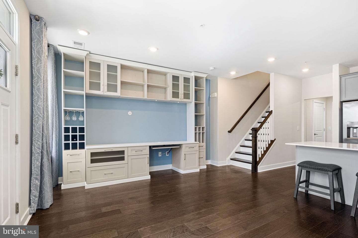 369 Foundry Street photo 5