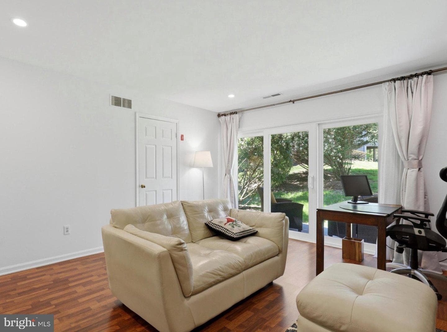 60 Cabot Drive photo 28