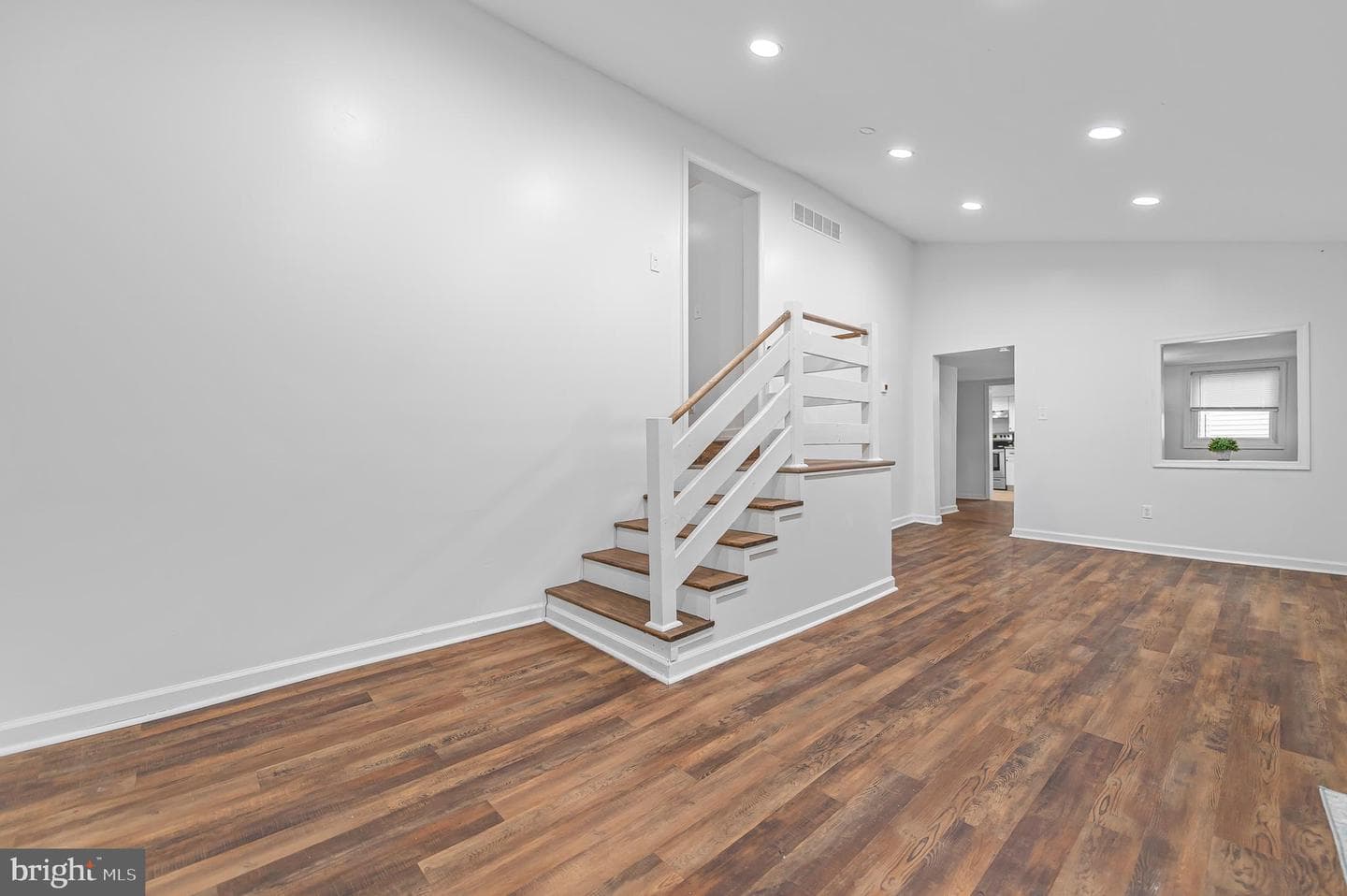 1402 Valley Road photo 10