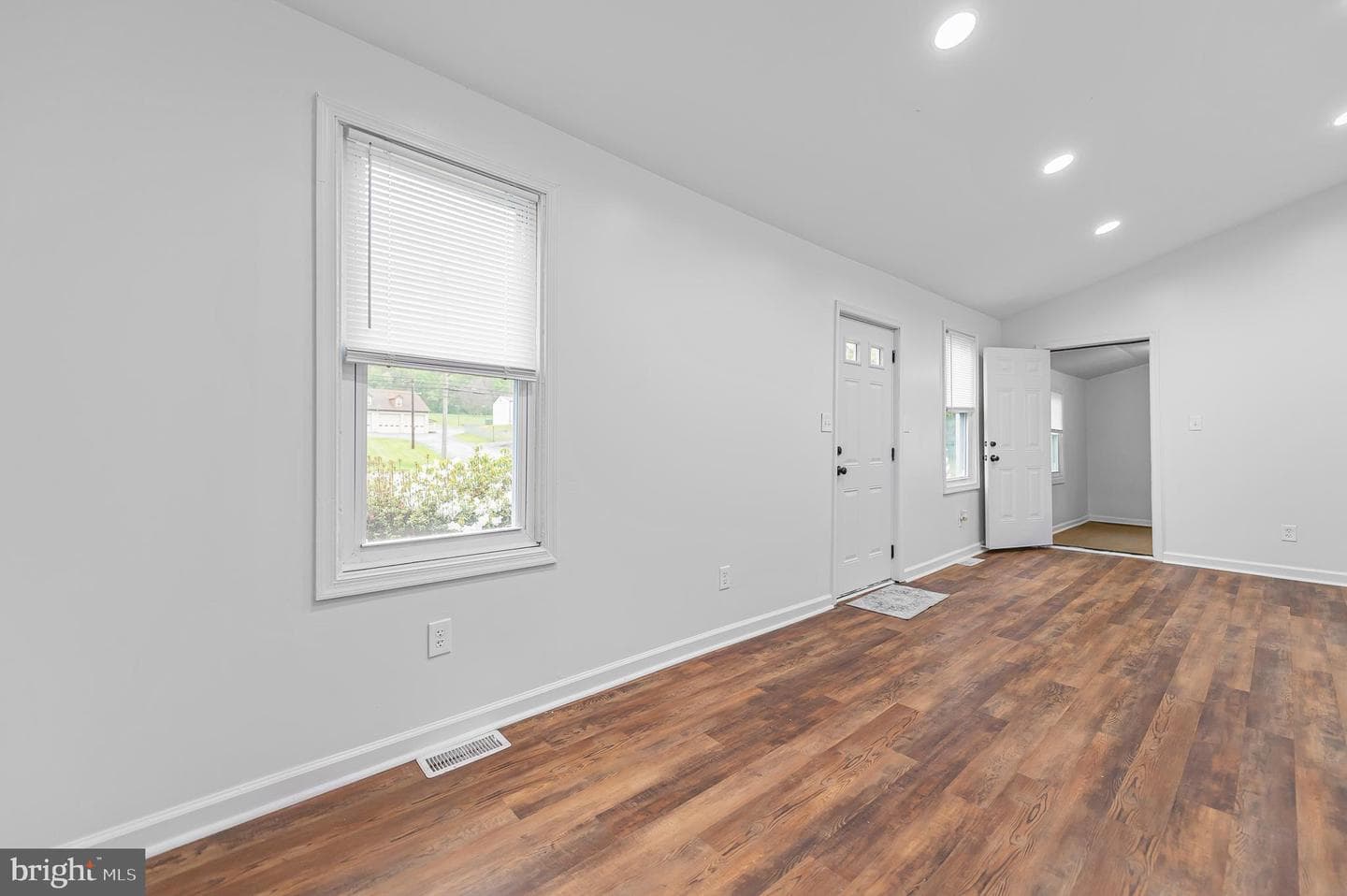 1402 Valley Road photo 14